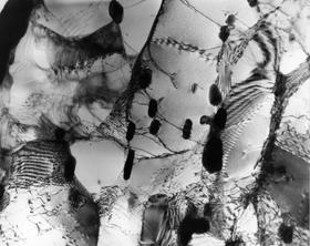 Substruktura lité žáropevné oceli